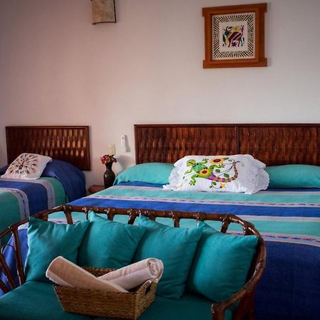 Casa Adriana Hotel Сиуатанехо Екстериор снимка